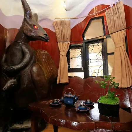 Crazy House-2